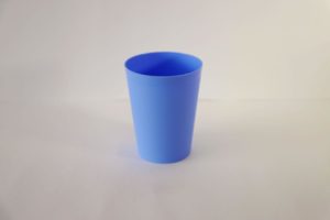 Пластиковий стакан голубий