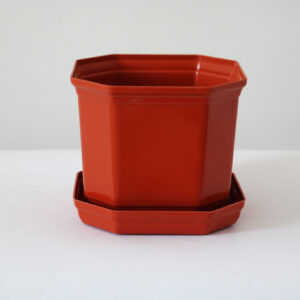 Дама з підставкою